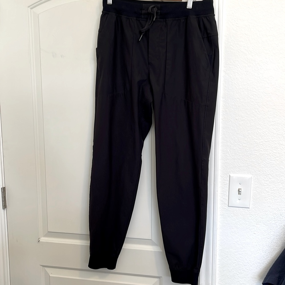 Lululemon Used like new, Mens ABC Jogger, size large, black, Classic Tapered Fit